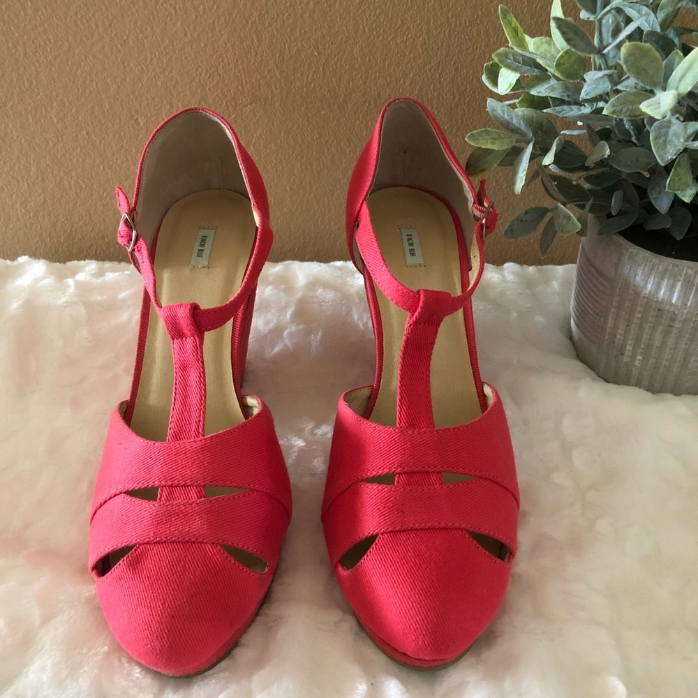 **NWOT Kimchi Blue Heel**